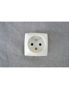 prise de courant avec terre