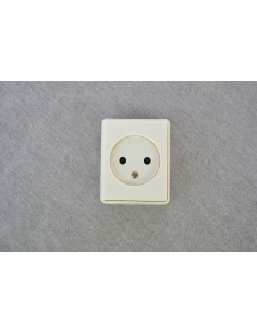 prise de courant simple 2